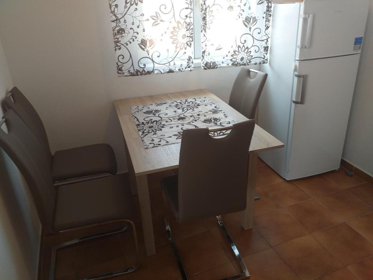 Apartmani Marijanovic 비르 외부 사진
